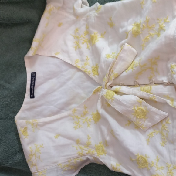 ABERCROMBIE & Fitch Tie Front Cotton Blend embroidered floral Size XS - Picture 3 of 5